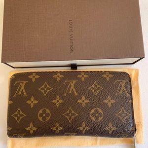 Louis Vuitton Zippy Wallet EUC